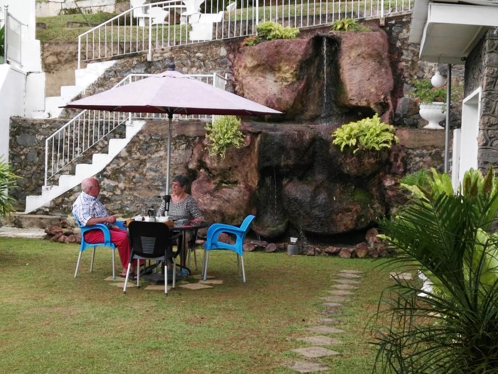 Anna Shanthi Villa Kandy Exteriér fotografie
