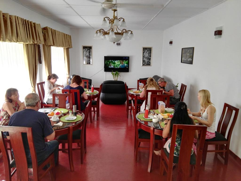 Anna Shanthi Villa Kandy Exteriér fotografie