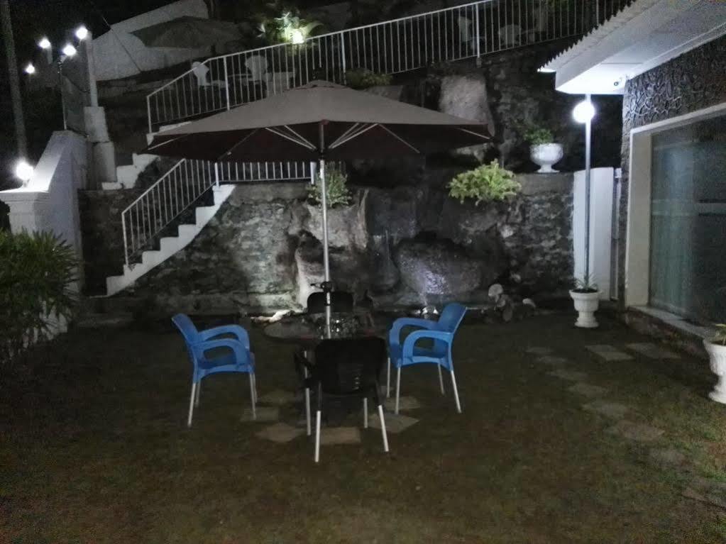 Anna Shanthi Villa Kandy Exteriér fotografie